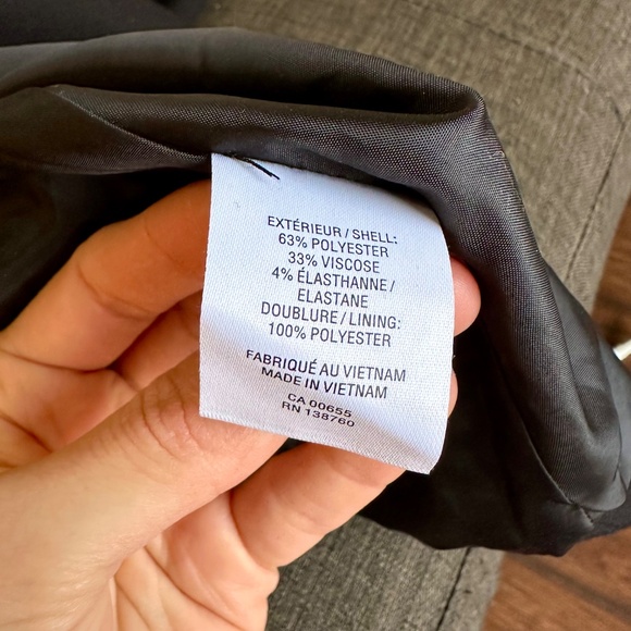 Reitmans Women's Classic Black Stretch Blazer - size 4 - Picture 5 of 5